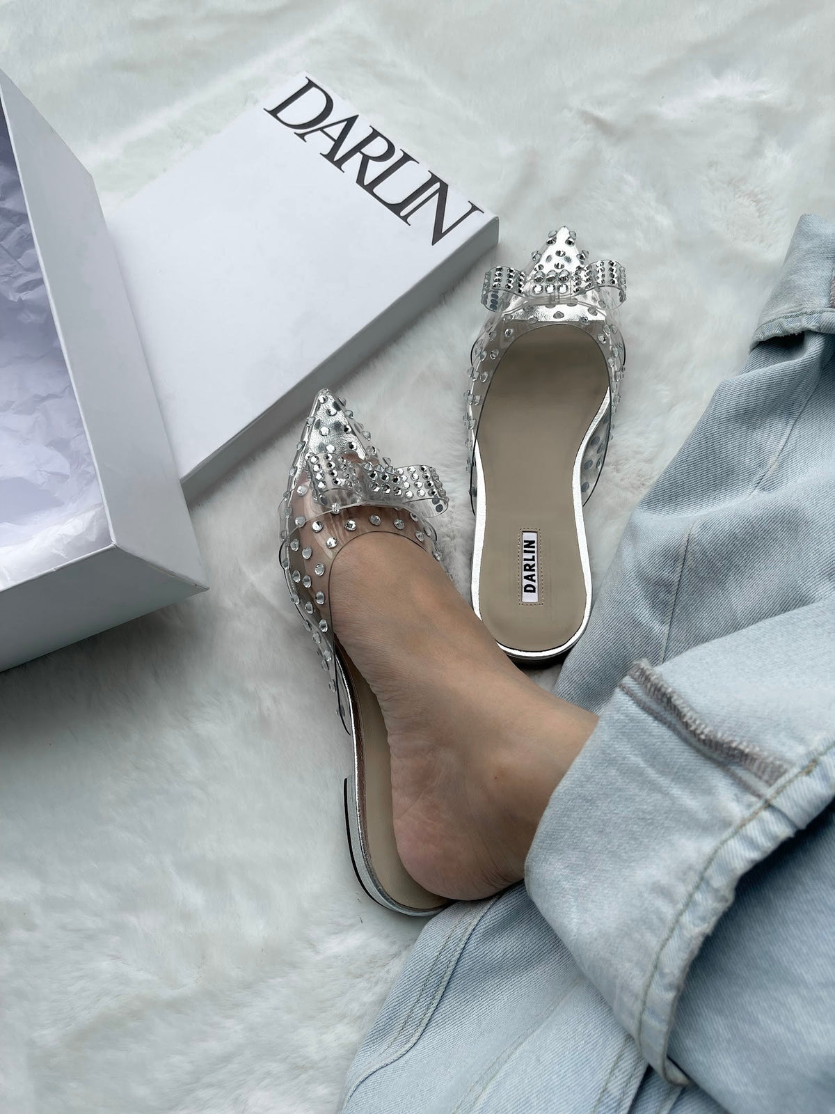 รองเท้าส้นแบนออกงานประดับคริสตัล DARLIN — DARLIN elegant crystal flat shoes