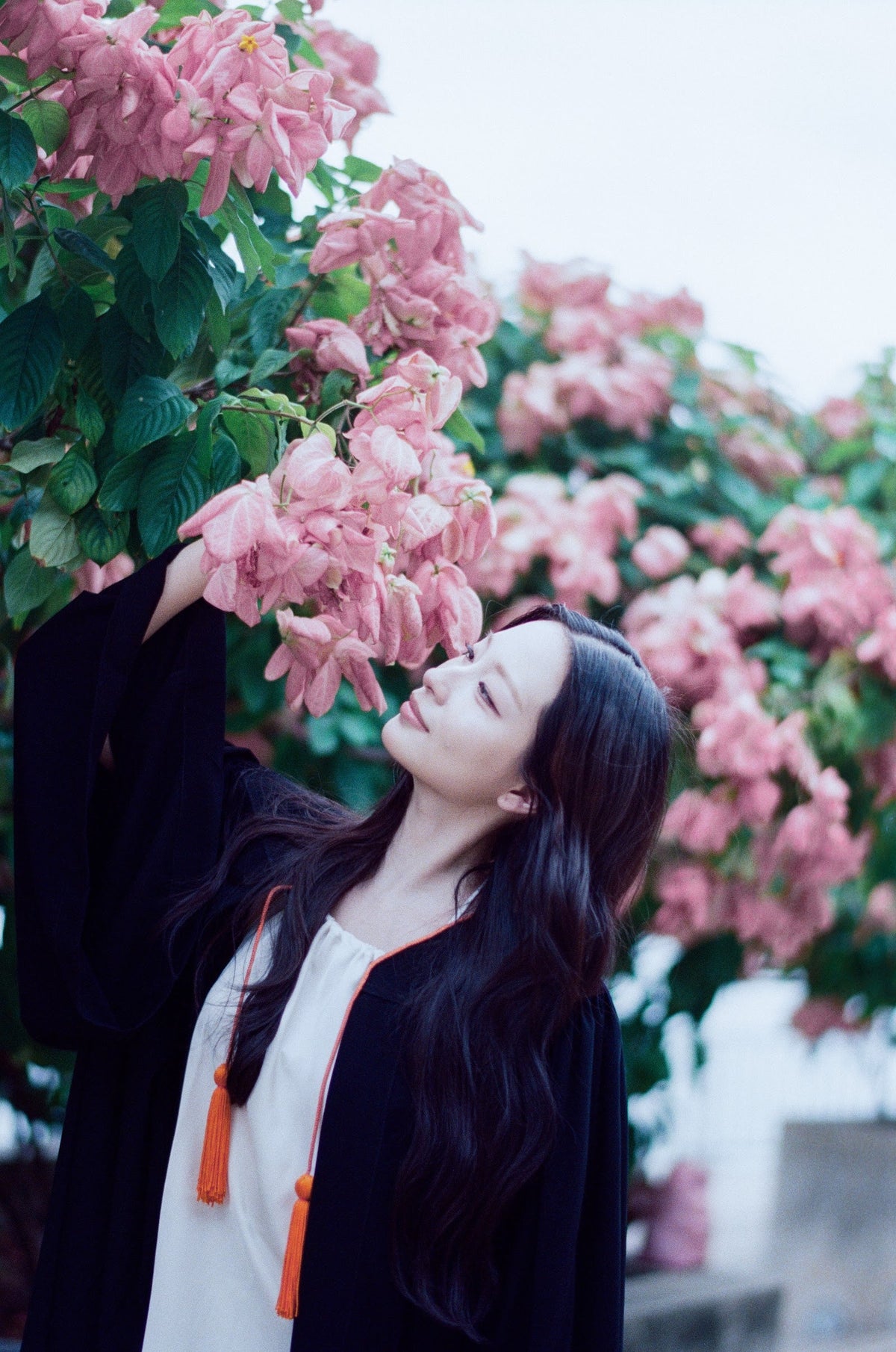 รองเท้ารับปริญญา DARLIN บัณฑิตใส่ชุดครุย — DARLIN graduation shoes and gown look